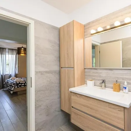 In With Balcony, Air Conditioning, Wifi, Washing Machine 5175-1 Opatija