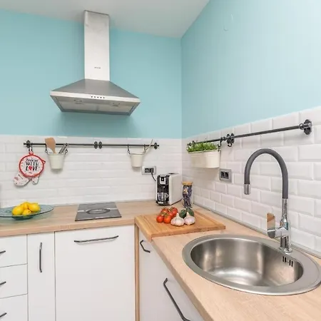 In With Balcony, Air Conditioning, Wifi, Washing Machine 5175-1 * Opatija