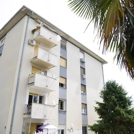 In With Balcony, Air Conditioning, Wifi, Washing Machine 5175-1