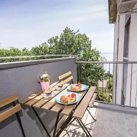 In With Balcony, Air Conditioning, Wifi, Washing Machine 5175-1 Apartman Abbázia